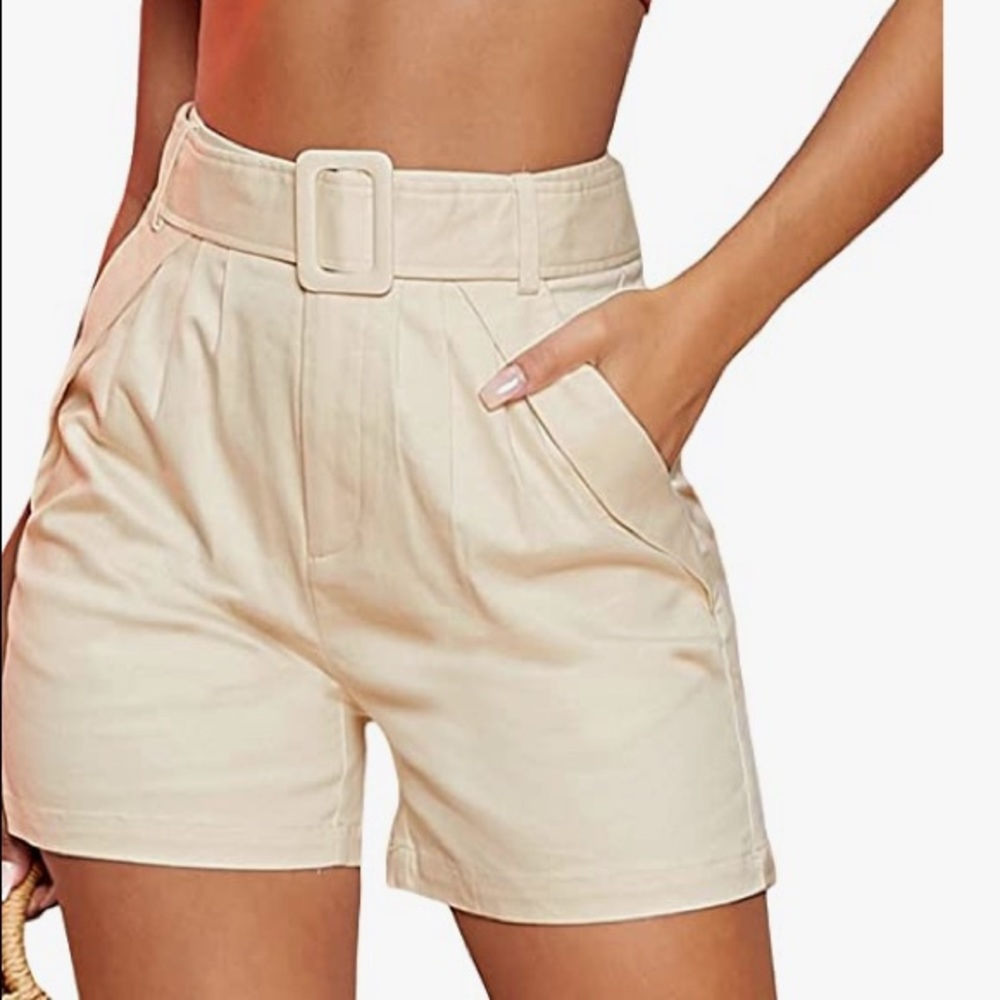 Belted high waisted pleated shorts